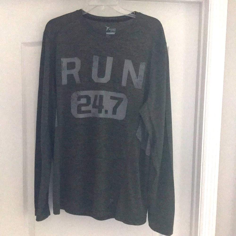 Old Navy Active shirt. NWOT